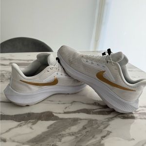 Nike woman’s shoes
